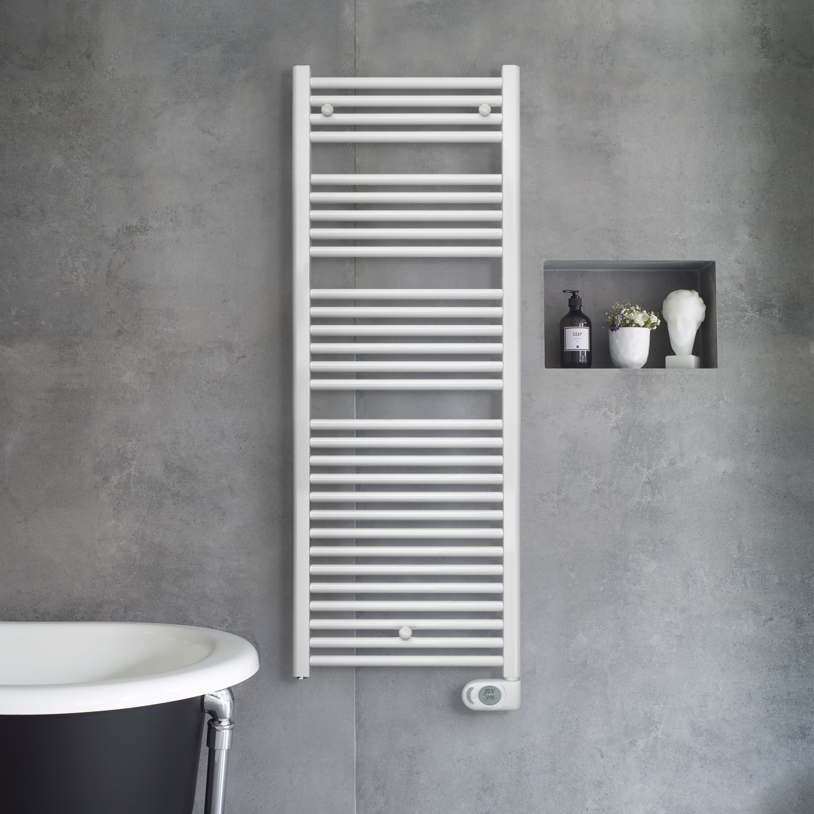 csm_Zehnder_RAD_Aura EL_LCE 150 60 MS RAL9016 milieu bathroom bathtube_1z1_5b75641676